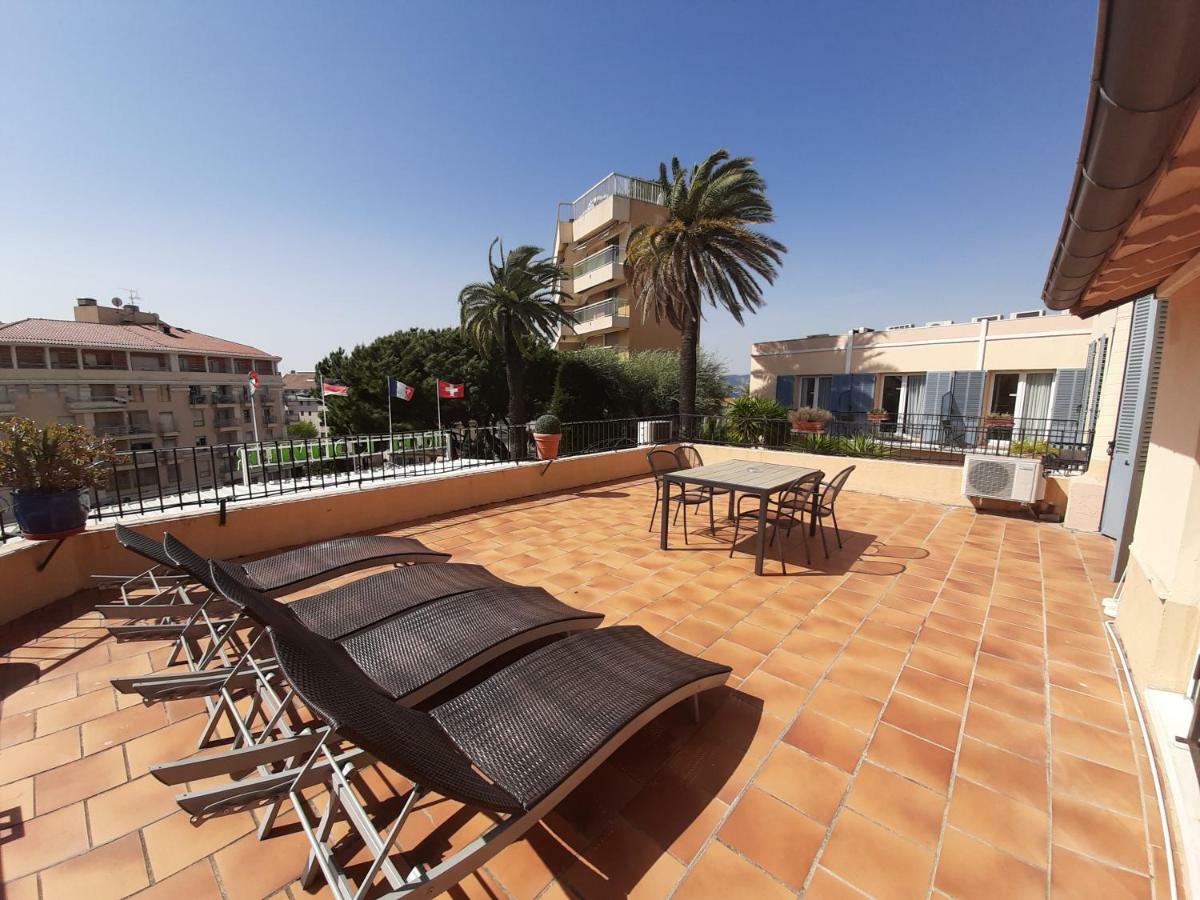 Hotel L'Olivier - Piscine & Parking Cannes Exteriér fotografie