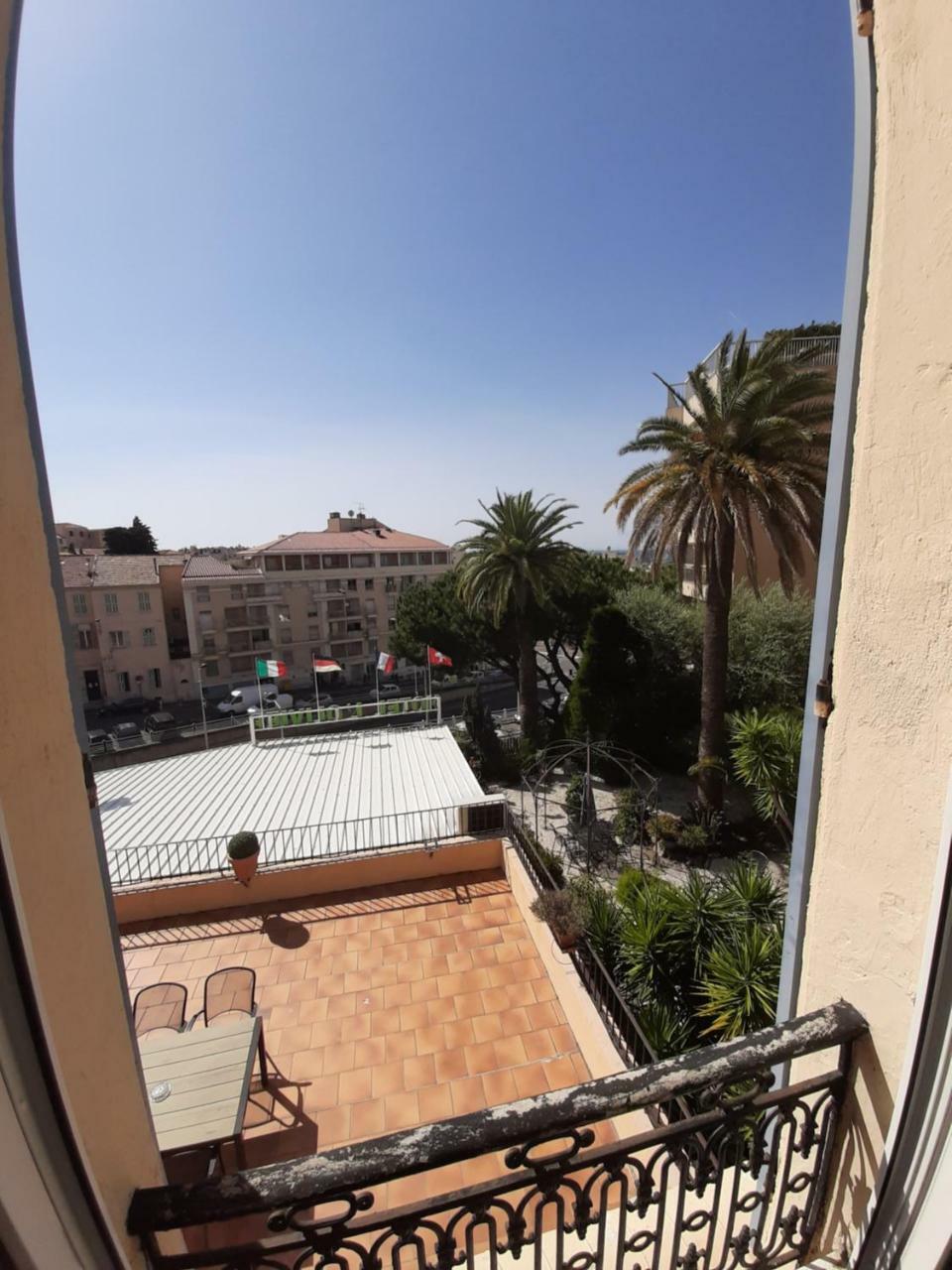 Hotel L'Olivier - Piscine & Parking Cannes Exteriér fotografie