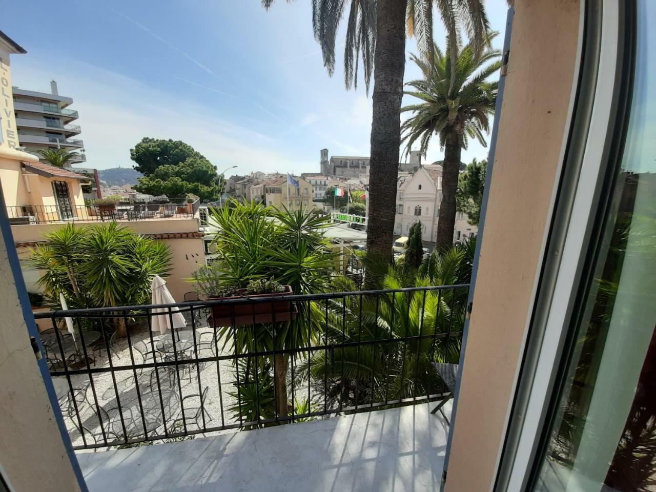 Hotel L'Olivier - Piscine & Parking Cannes Exteriér fotografie