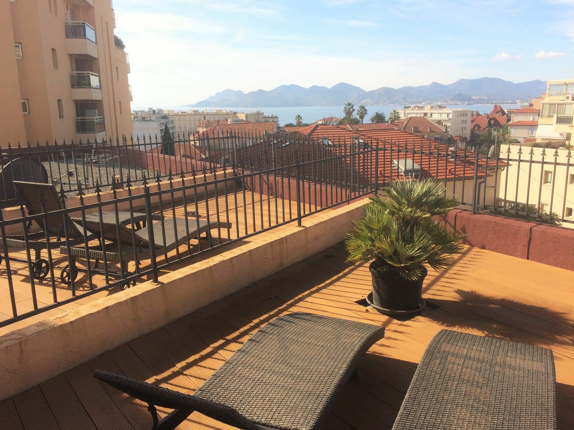 Hotel L'Olivier - Piscine & Parking Cannes Exteriér fotografie