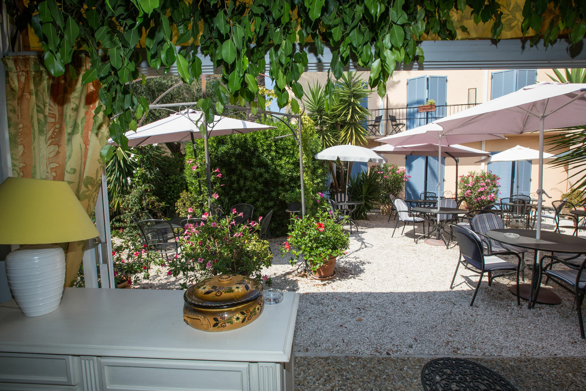 Hotel L'Olivier - Piscine & Parking Cannes Exteriér fotografie